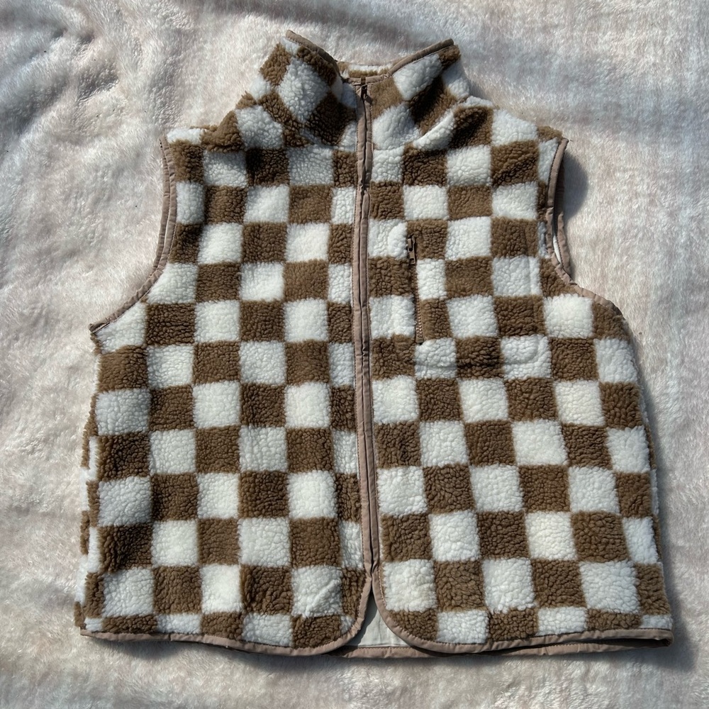 Checkered Fleece Vest in Brown and White